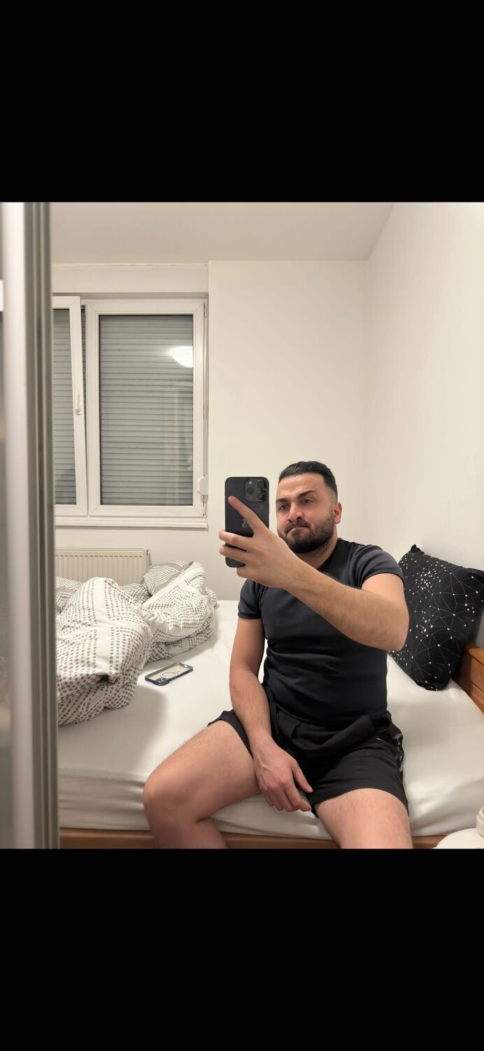  Esenyurt,   Emir, 28 ,   ,   