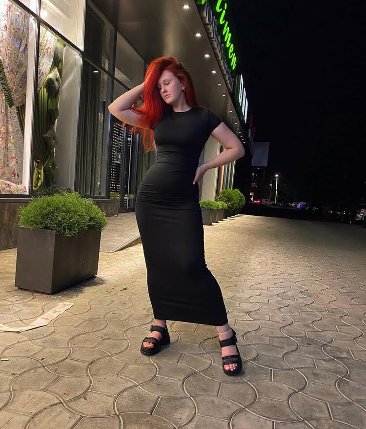  51346796  Ionela, 22 ,    