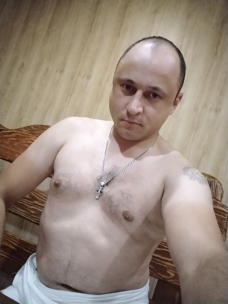  38360366  Oleg, 33 ,    