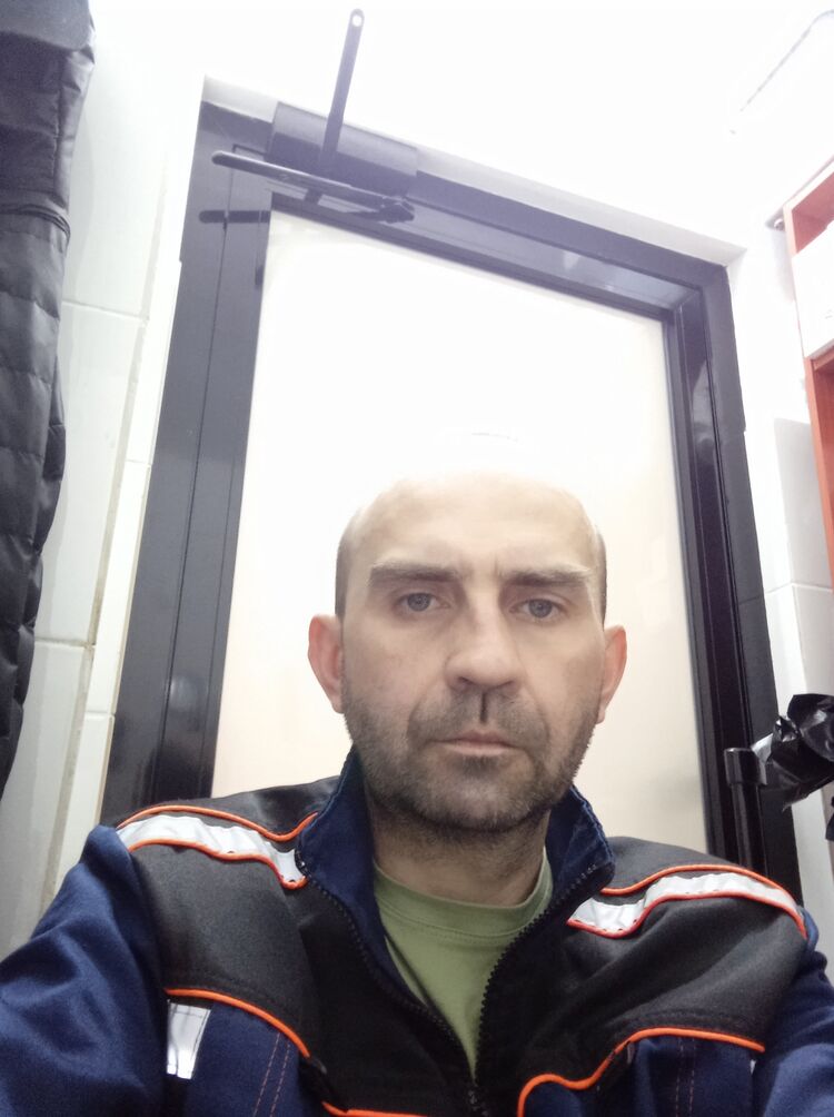  46148126  , 41 ,    