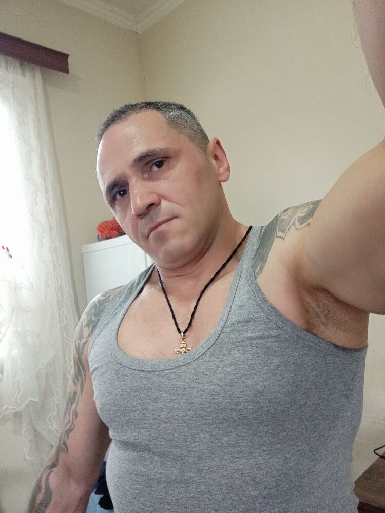  37136246  Giorgi, 42 ,    