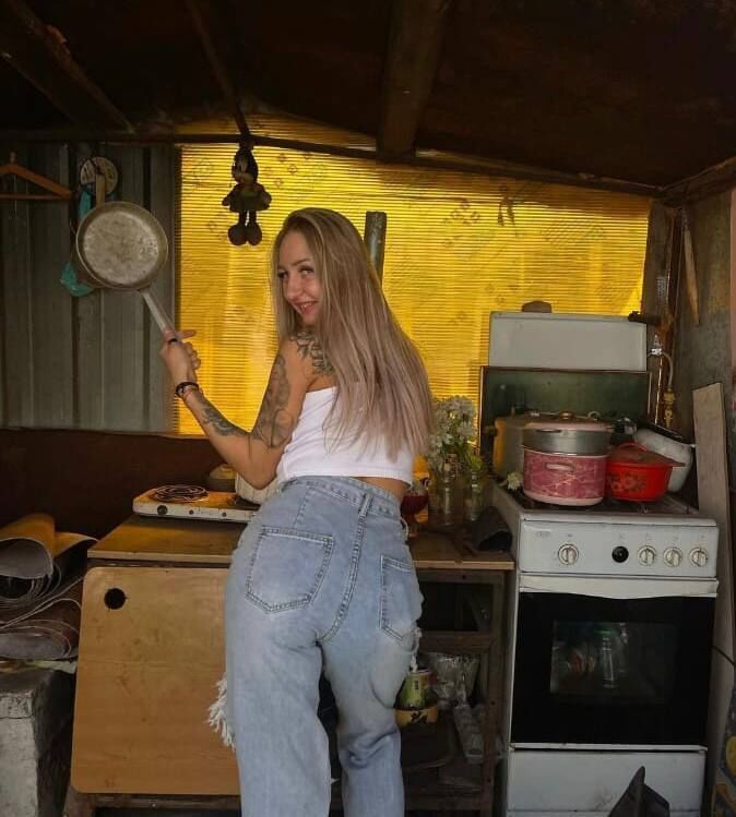  40499156  , 27 ,    