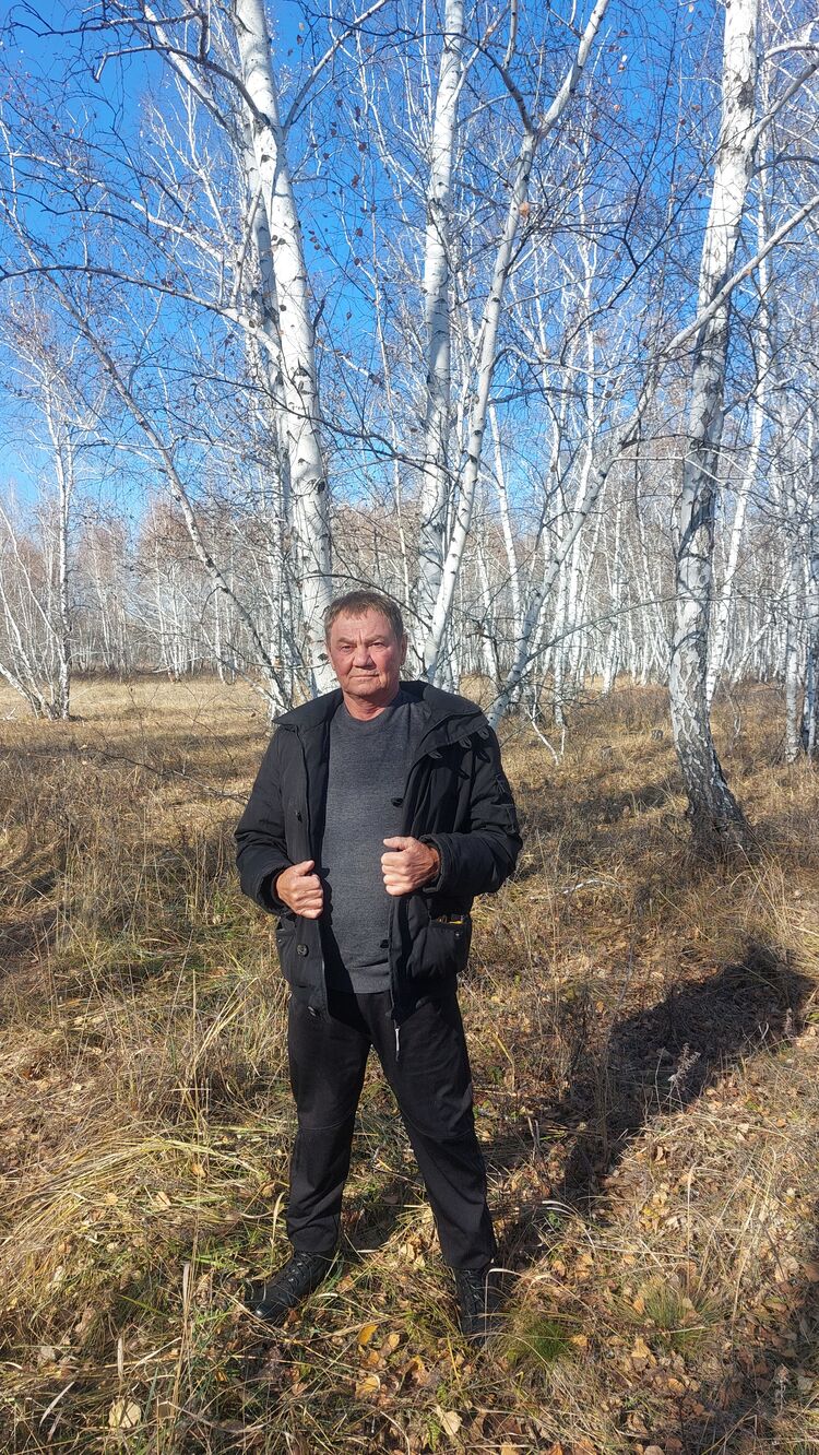  54493876  Ivan, 69 ,    