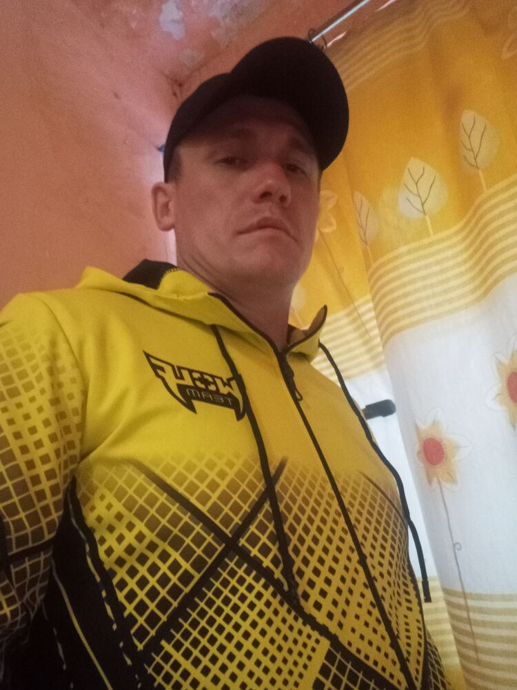  28258836  Ivan, 38 ,    