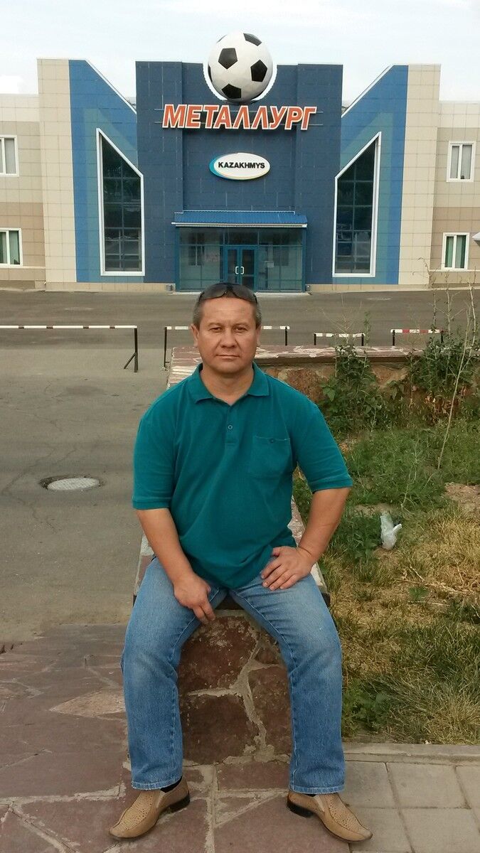  ,   Viktor, 55 ,   