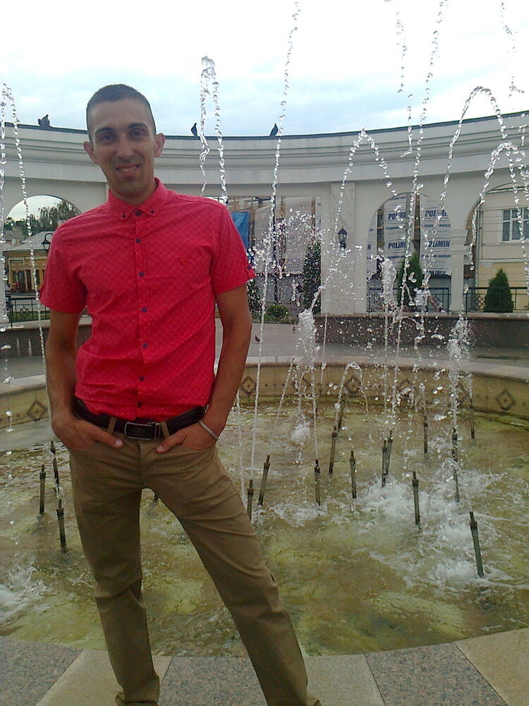  8301686  Andris, 37 ,    