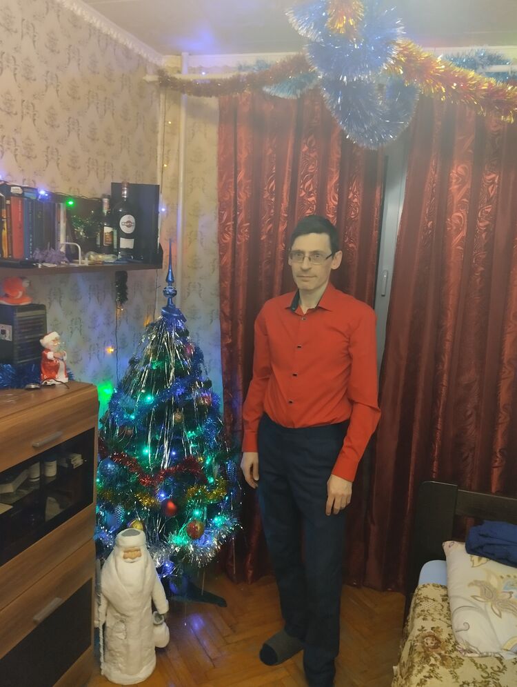  54384816  Valera, 49 ,    