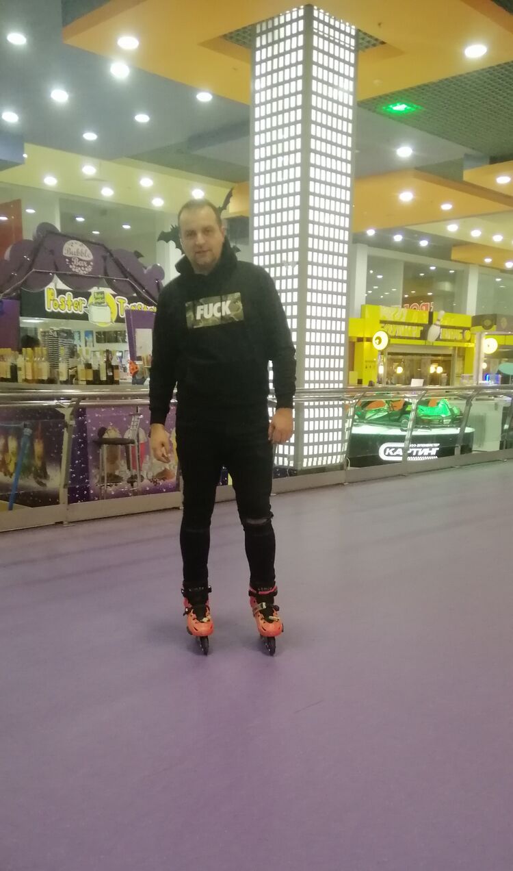  28678646  Artem, 39 ,    