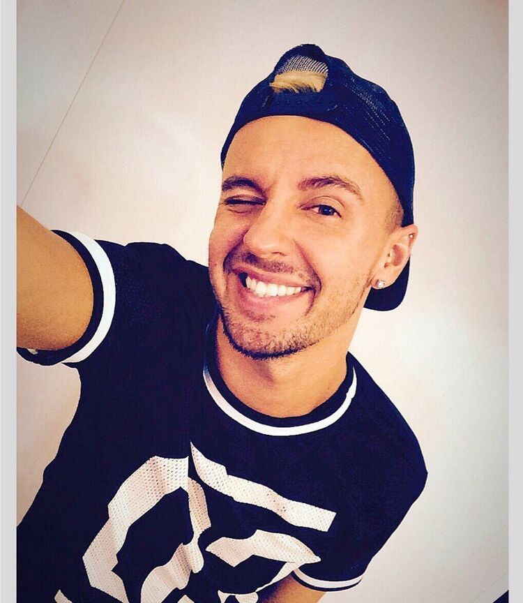  8608176  Max, 42 ,    --