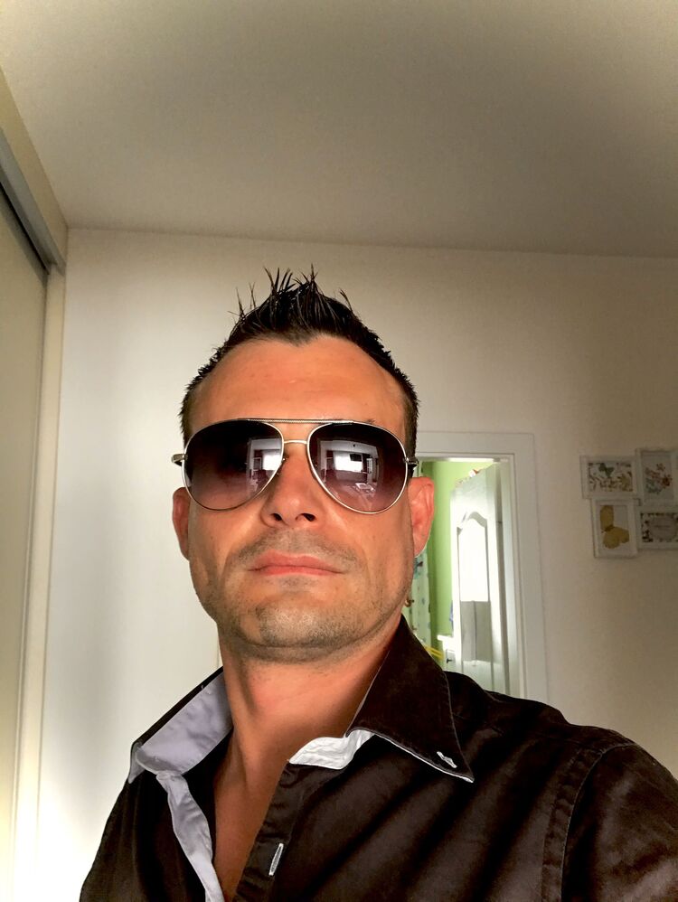  ,   Lukas, 37 ,   ,   