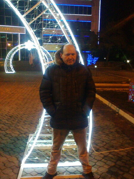  8445306  Aleksandr, 48 ,    