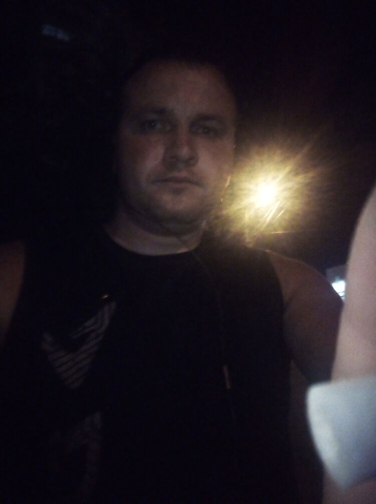  28583066  Ilja, 31 ,     