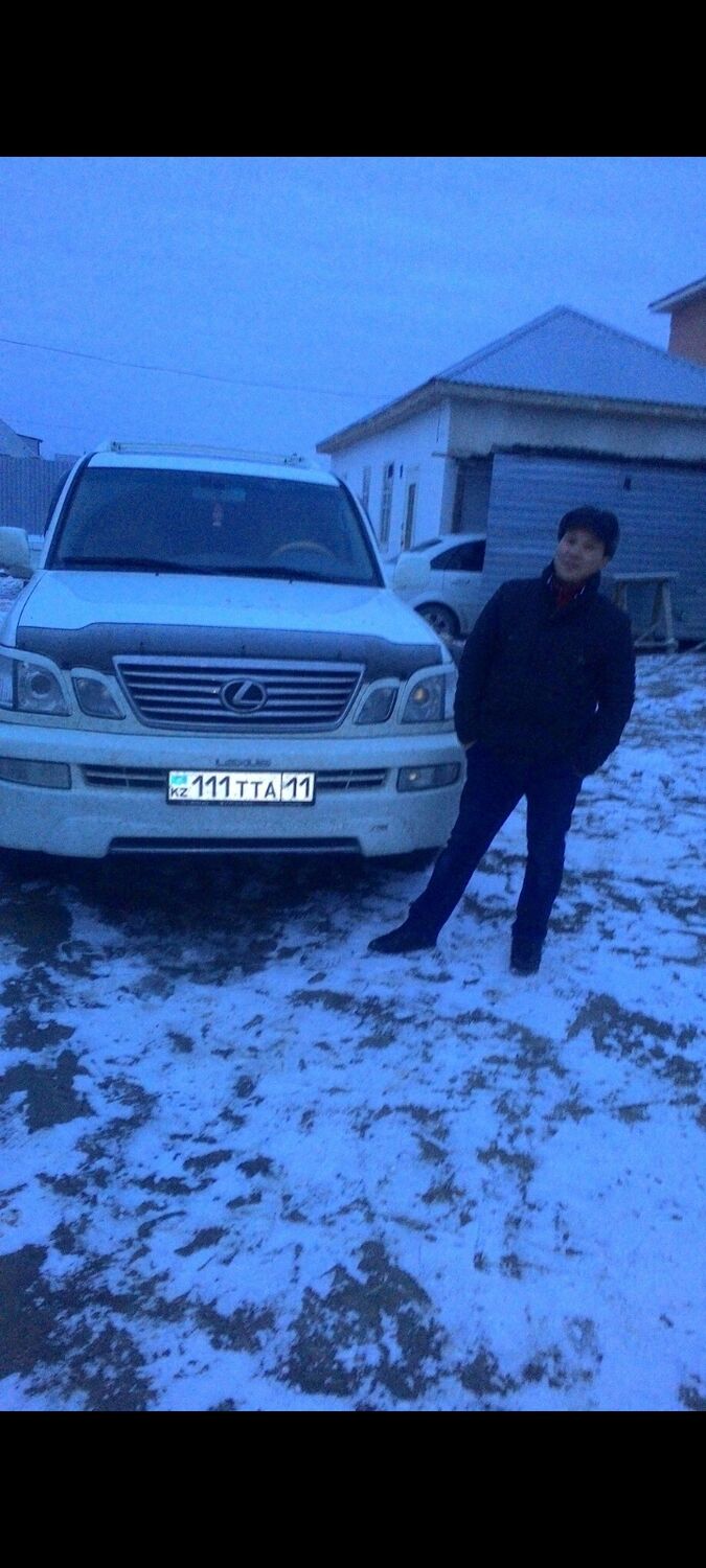  41129366  Akil, 34 ,    