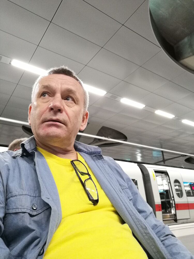  20325976  Nikolay, 61 ,    
