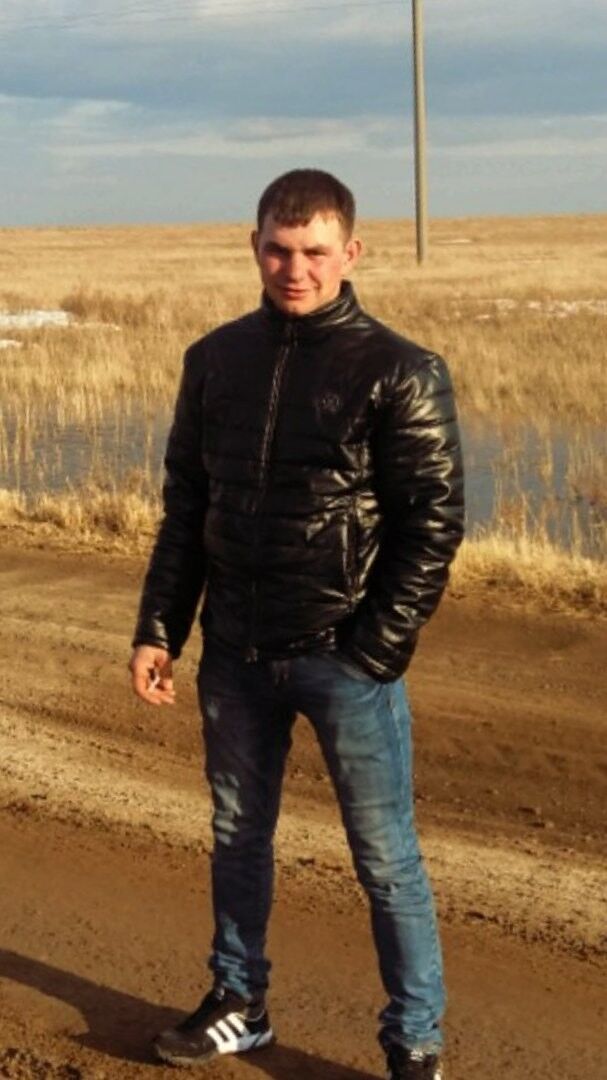  15457636  Andrej, 30 ,    