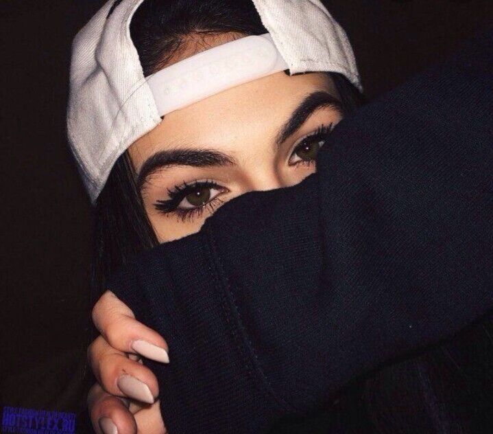  ,   Nika, 24 ,   ,   