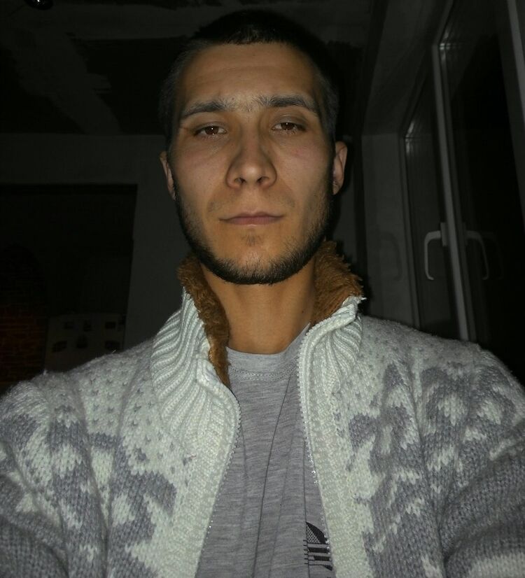  7990416  , 37 ,    