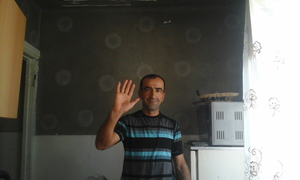  6459536  Alex, 45 ,    