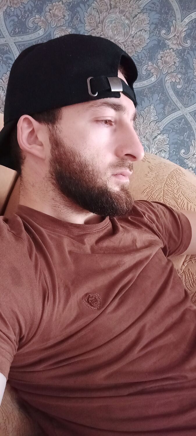  --,   Mukhammad, 32 ,   ,   , c , 