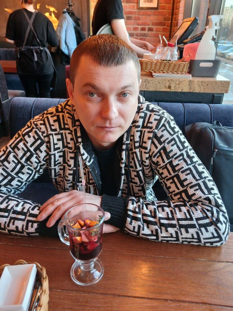  54670616  Denis, 38 ,    -