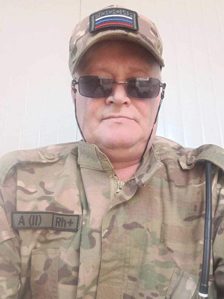  54804776  Mikhail, 54 ,     