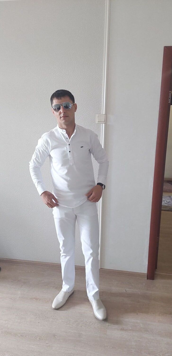  ,   Artur, 28 ,   ,   