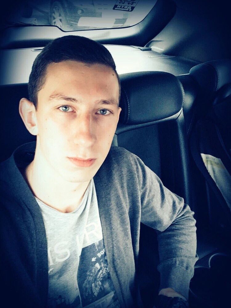  30979206  Konstantin, 34 ,    