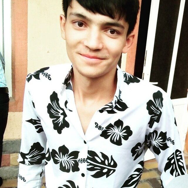  48586076  Axrorbek, 21 ,    -