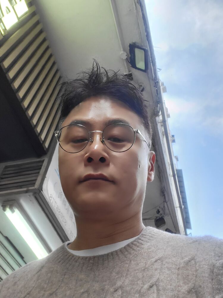  ,   Denis, 39 ,   ,   