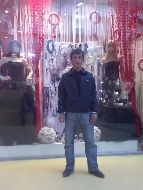 33048276  Sa, 38 ,    