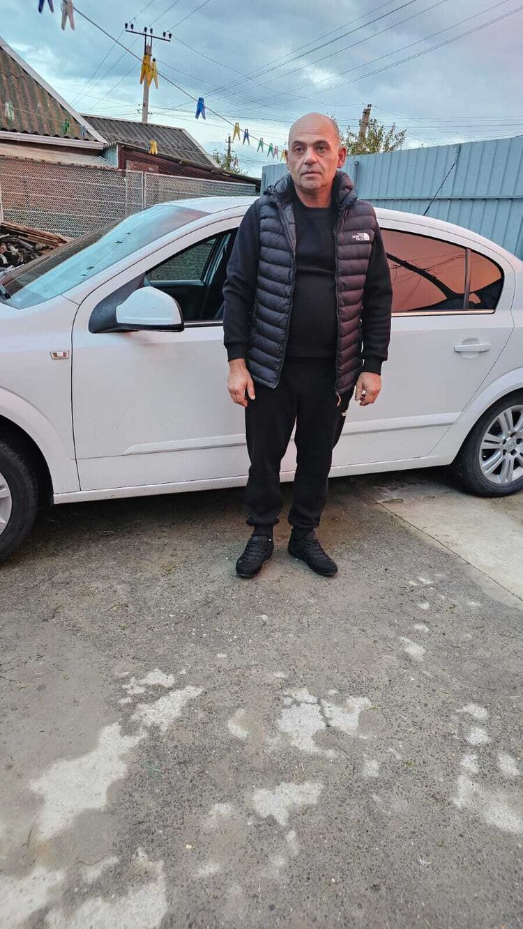  ,   Agasi, 46 ,   c 
