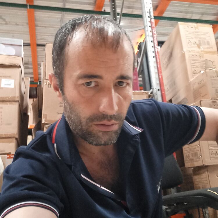  46705056  , 40 ,    
