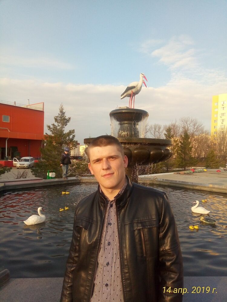  17146606  Sergei, 31 ,    