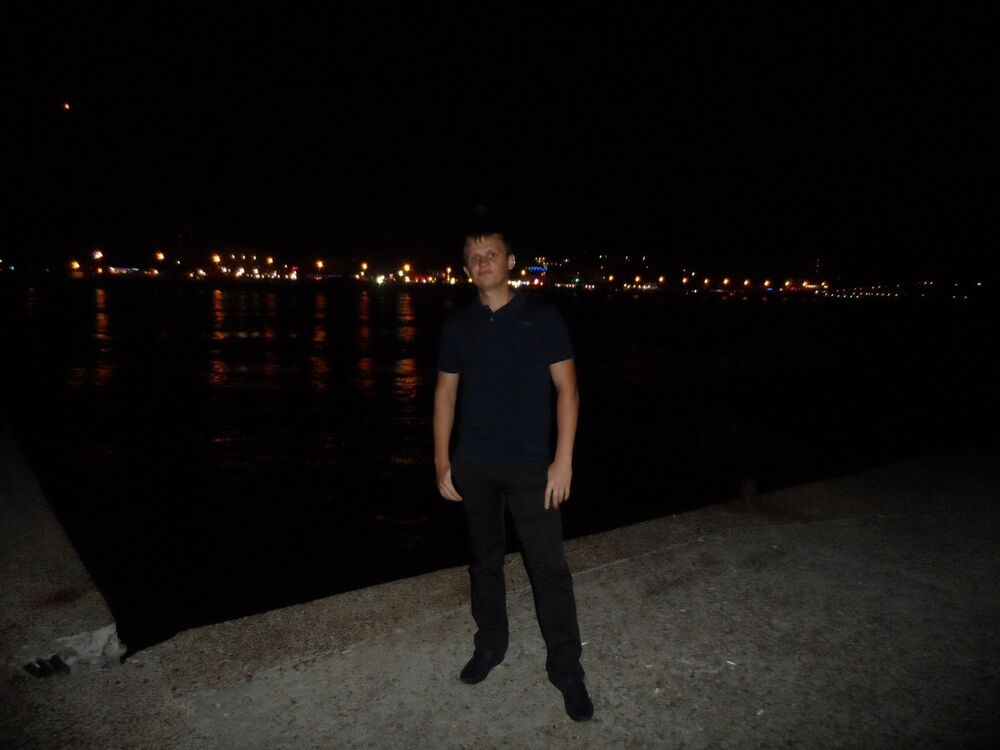  12507606  Konstantin, 37 ,    