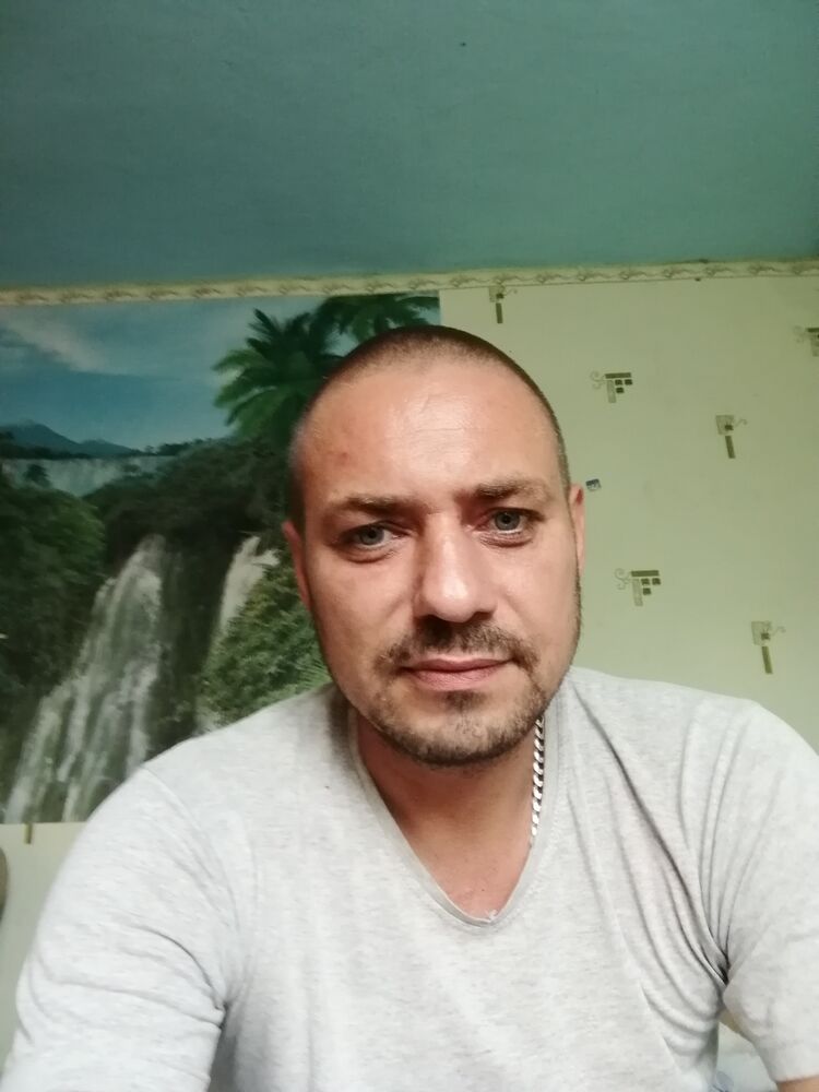  28905446  Slava, 38 ,    