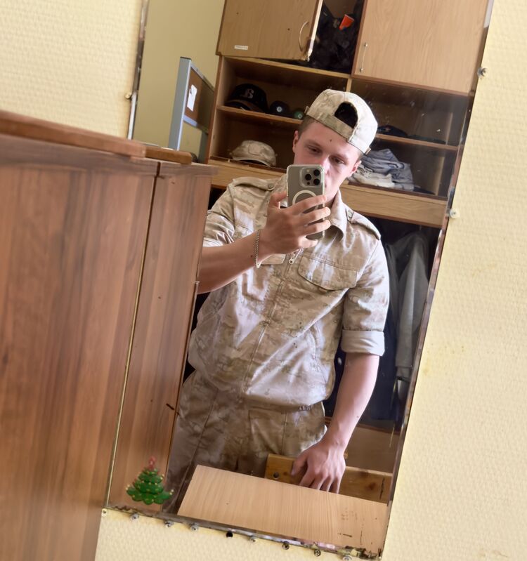  ,   Vlad, 20 ,   ,   
