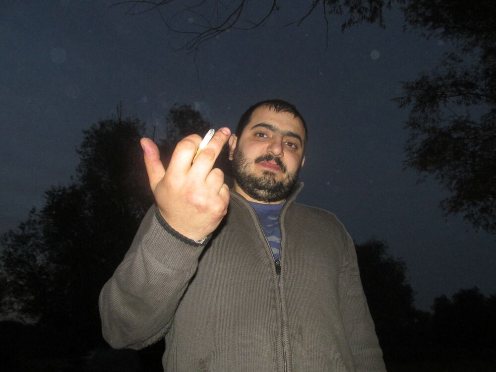  35384276  Artur, 37 ,    