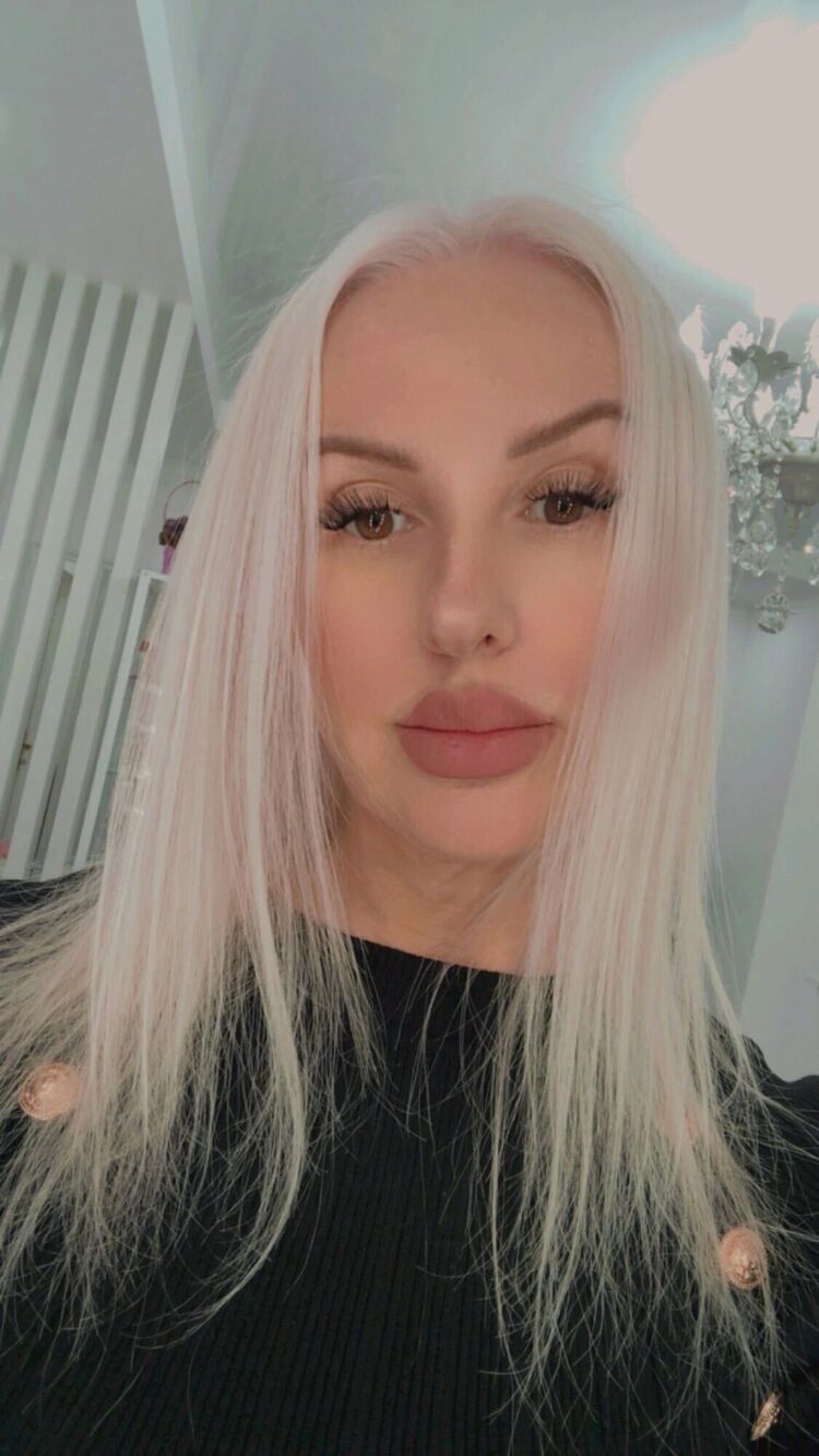  54816136  Viki, 38 ,    