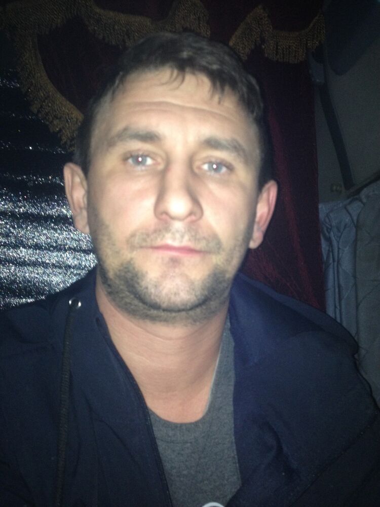  ,   Denis, 40 ,   