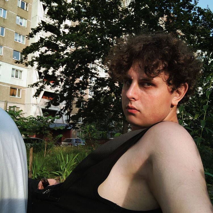  45739816  Misha, 19 ,    