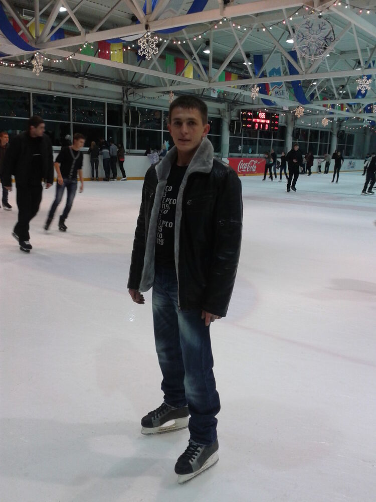  5923136  Oleg, 35 ,    