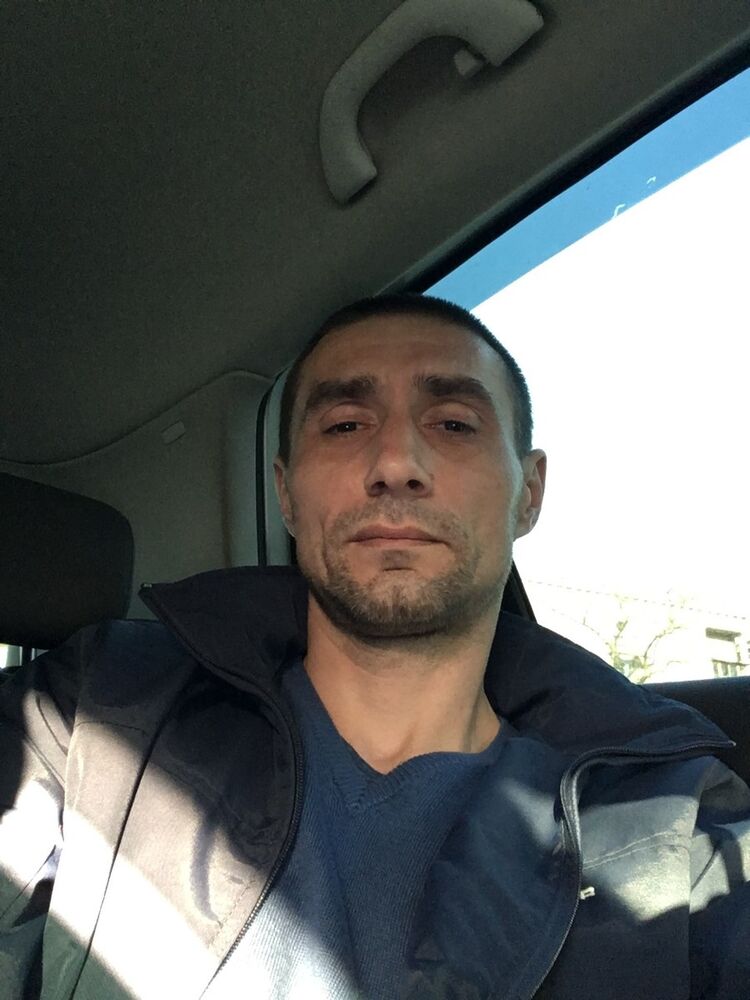  15770596  Alexander, 47 ,    