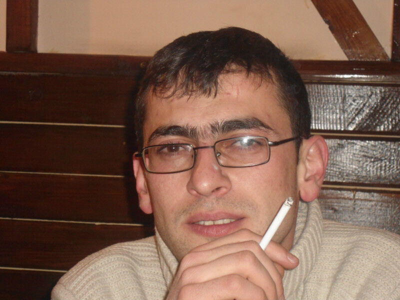  4298896  Garnik, 40 ,    