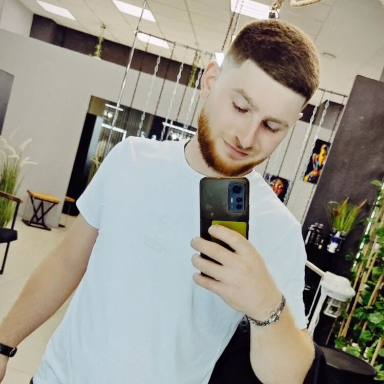  52595256  Maen, 25 ,    