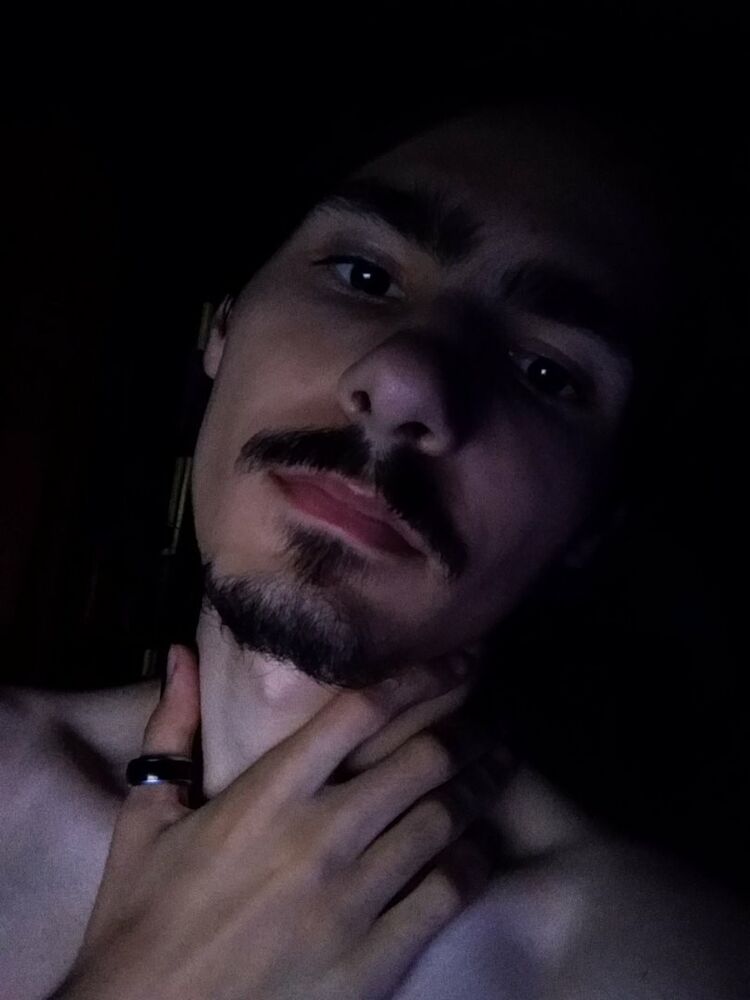  28137316  , 22 ,    