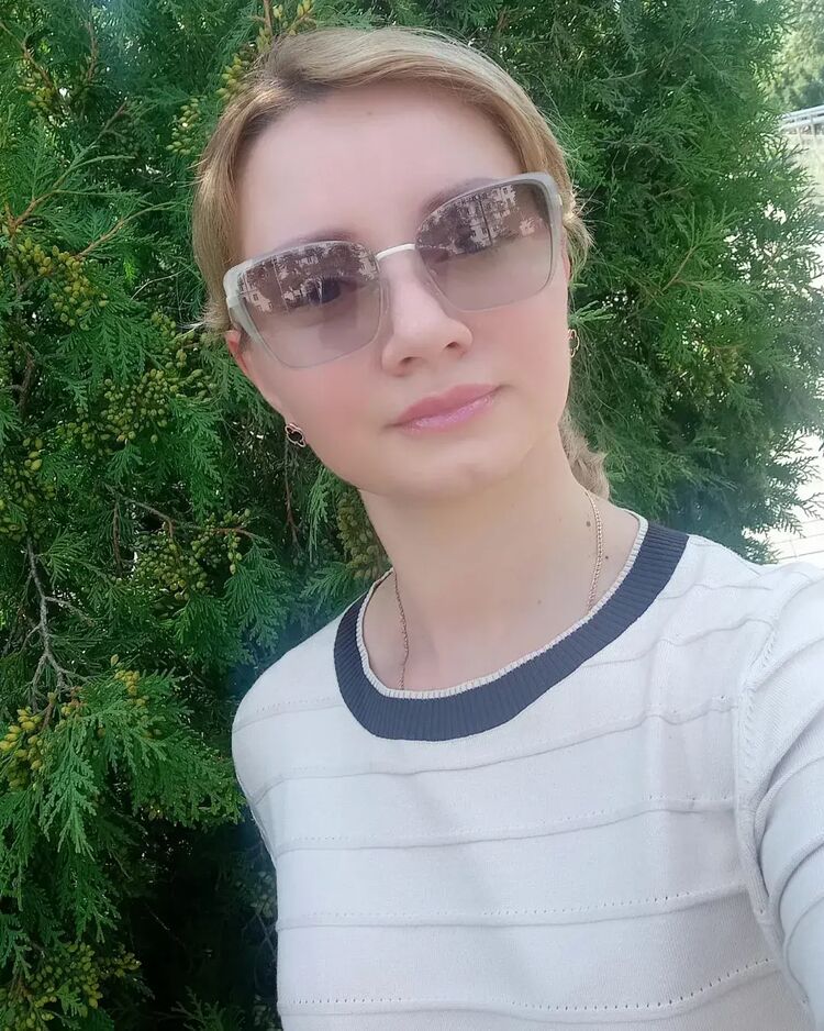  51822286  Alena, 44 ,    