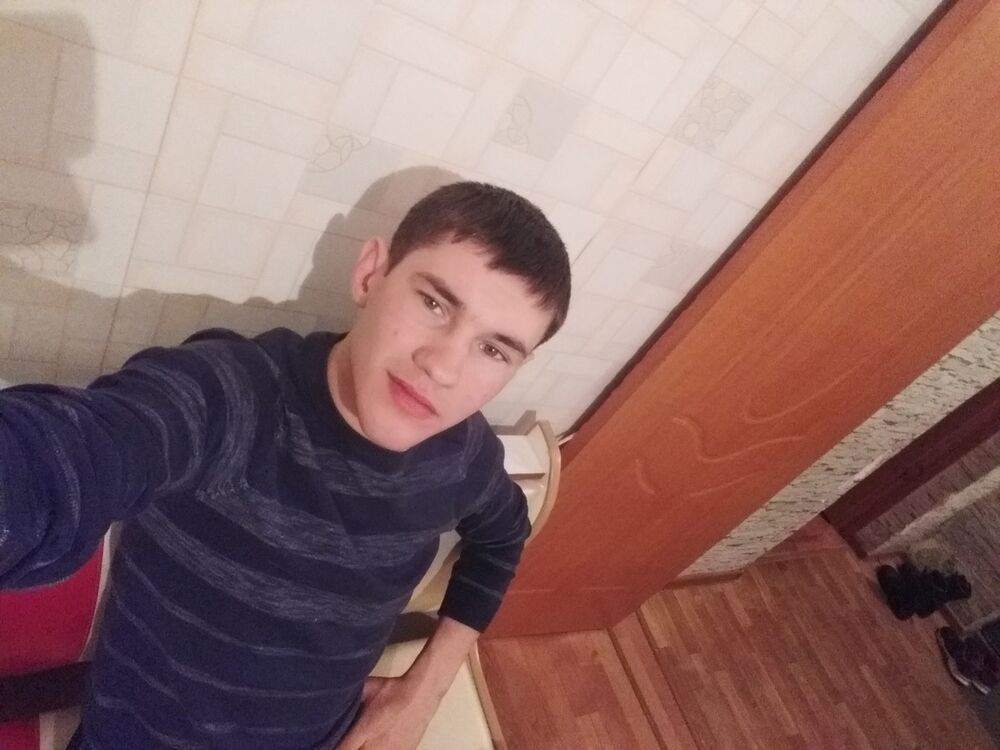  ,   Kostia, 32 ,   