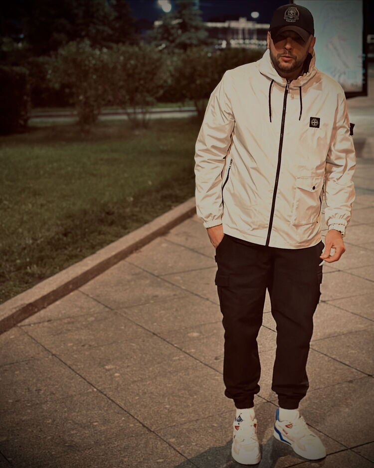  53027976  , 36 ,    -