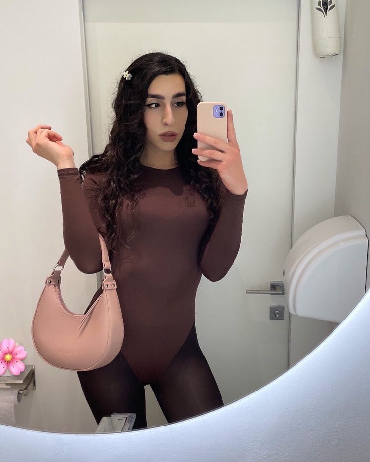  ,   Princess, 25 ,   ,   