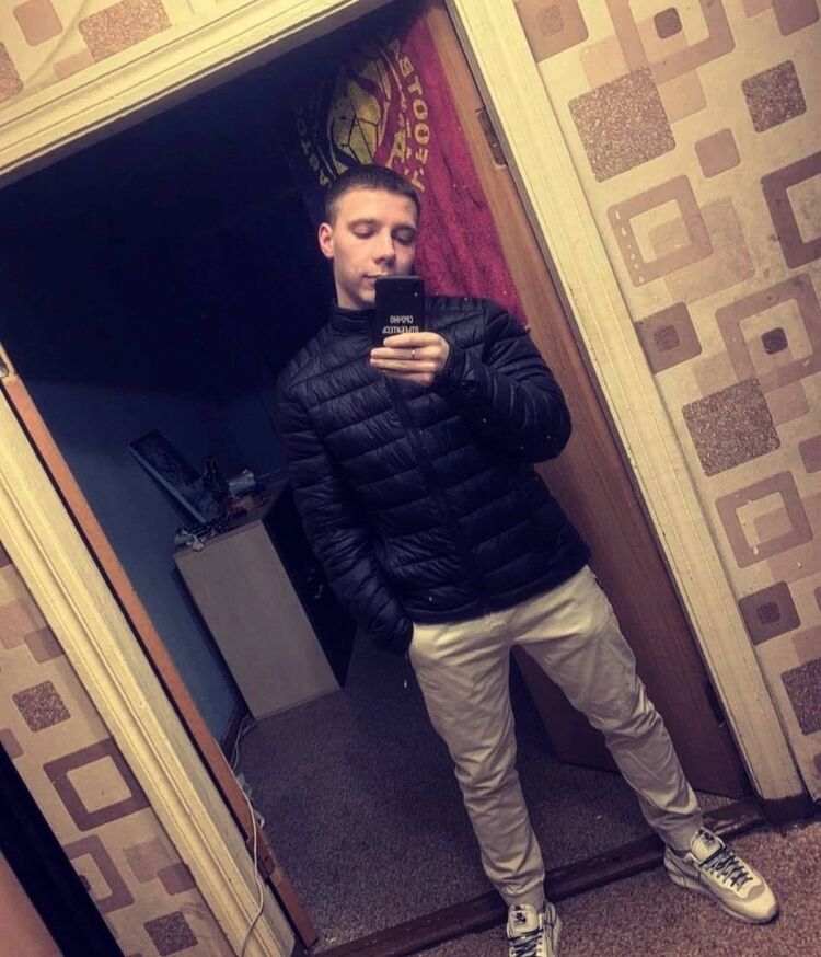  40702396  , 29 ,    